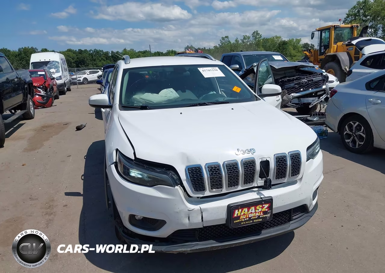 2019 Jeep Cherokee Latitude Plus 4X4 VIN:1C4PJMLB8KD234236 - 6