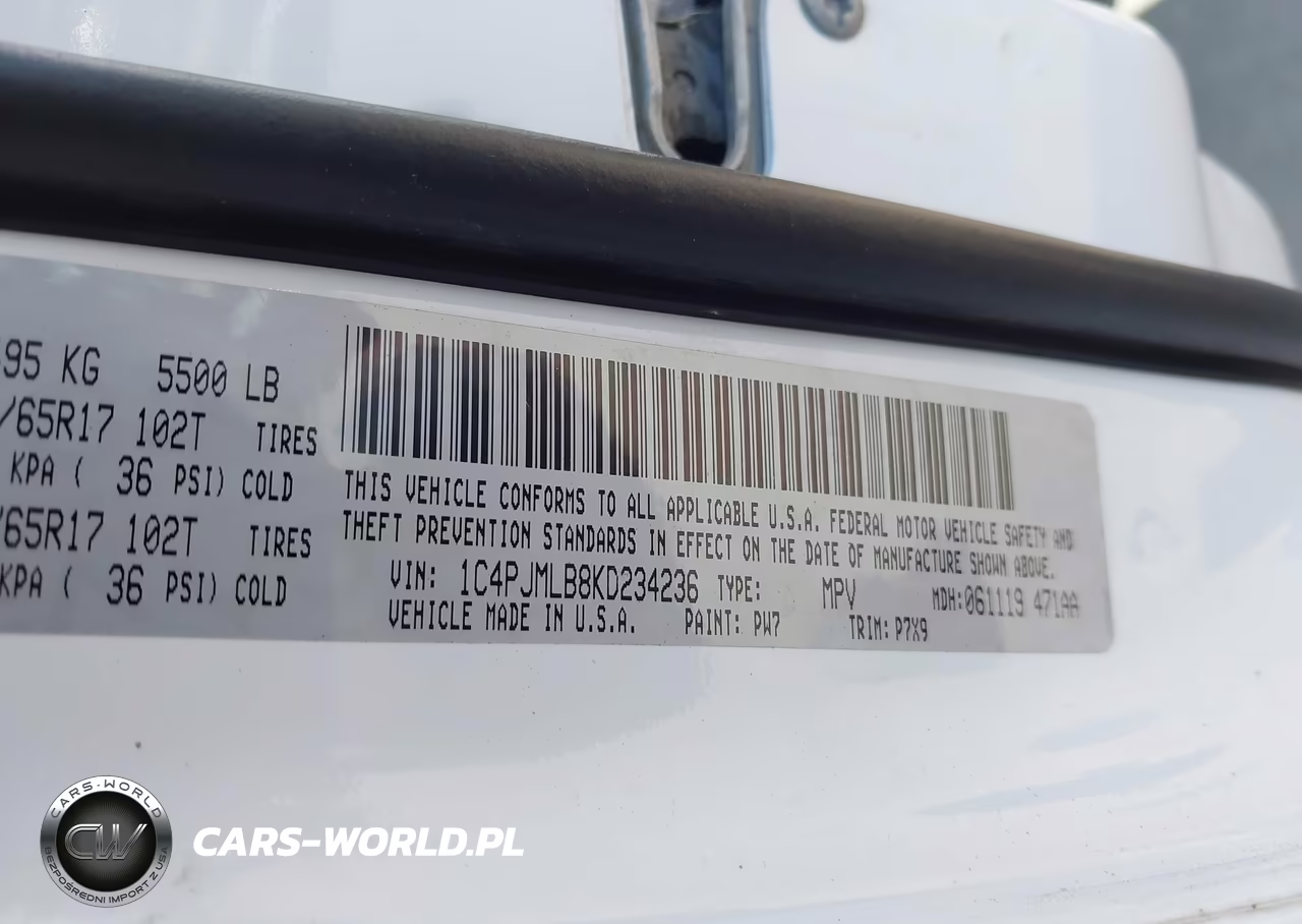2019 Jeep Cherokee Latitude Plus 4X4 VIN:1C4PJMLB8KD234236 - 9