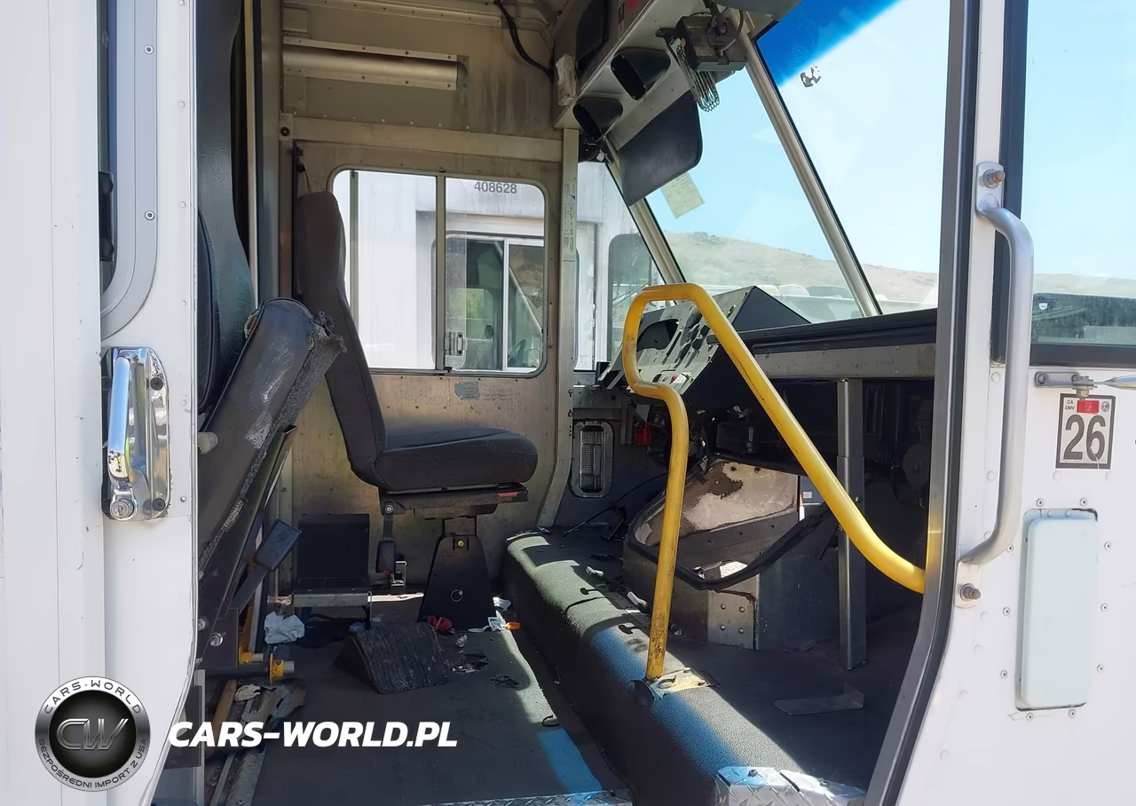 2014 Ford F-59 Commercial Stripped VIN:1F66F5KYXE0A07587 - 7
