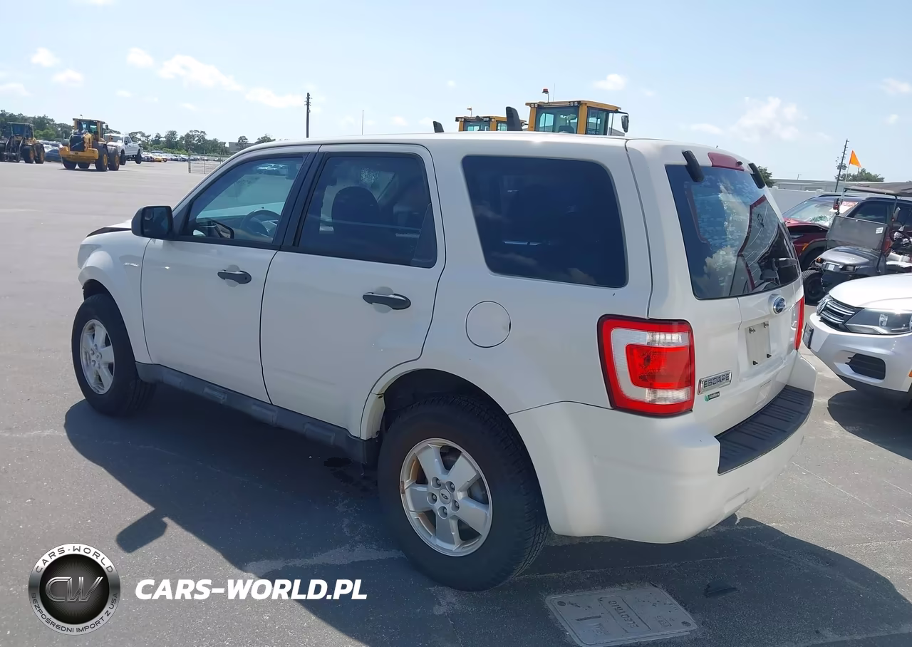 2012 Ford Escape Xls VIN:1FMCU0C71CKC13683 - 3