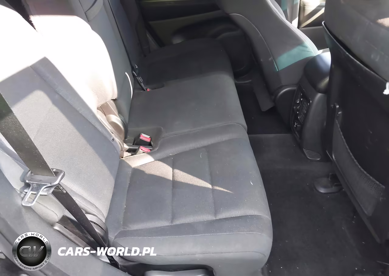 2011 Jeep Grand Cherokee Laredo VIN:1J4RR4GG6BC547390 - 7
