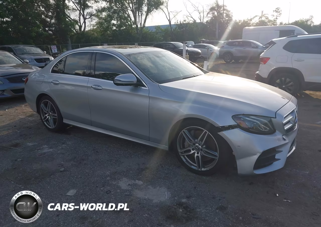 2018 Mercedes-Benz E 300 – zdjęcie 1 z 17