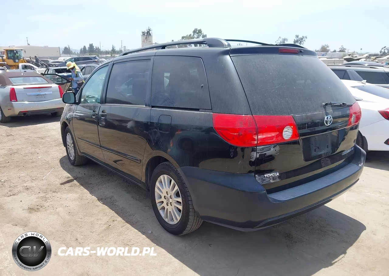 2010 Toyota Sienna Le VIN:5TDKK4CC4AS318203 - 3