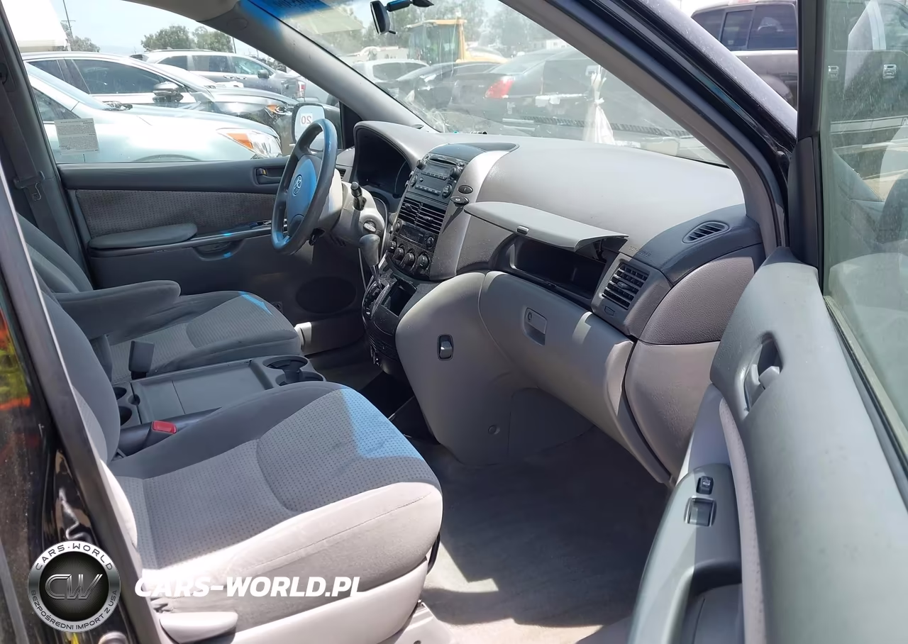 2010 Toyota Sienna Le VIN:5TDKK4CC4AS318203 - 5