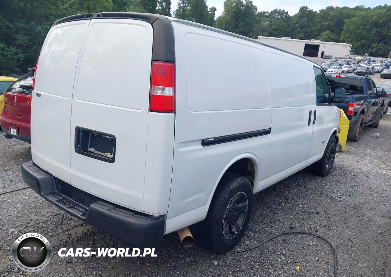 2017 Chevrolet Express 2500 Work Van VIN:1GCWGAF13H1321550 - 4