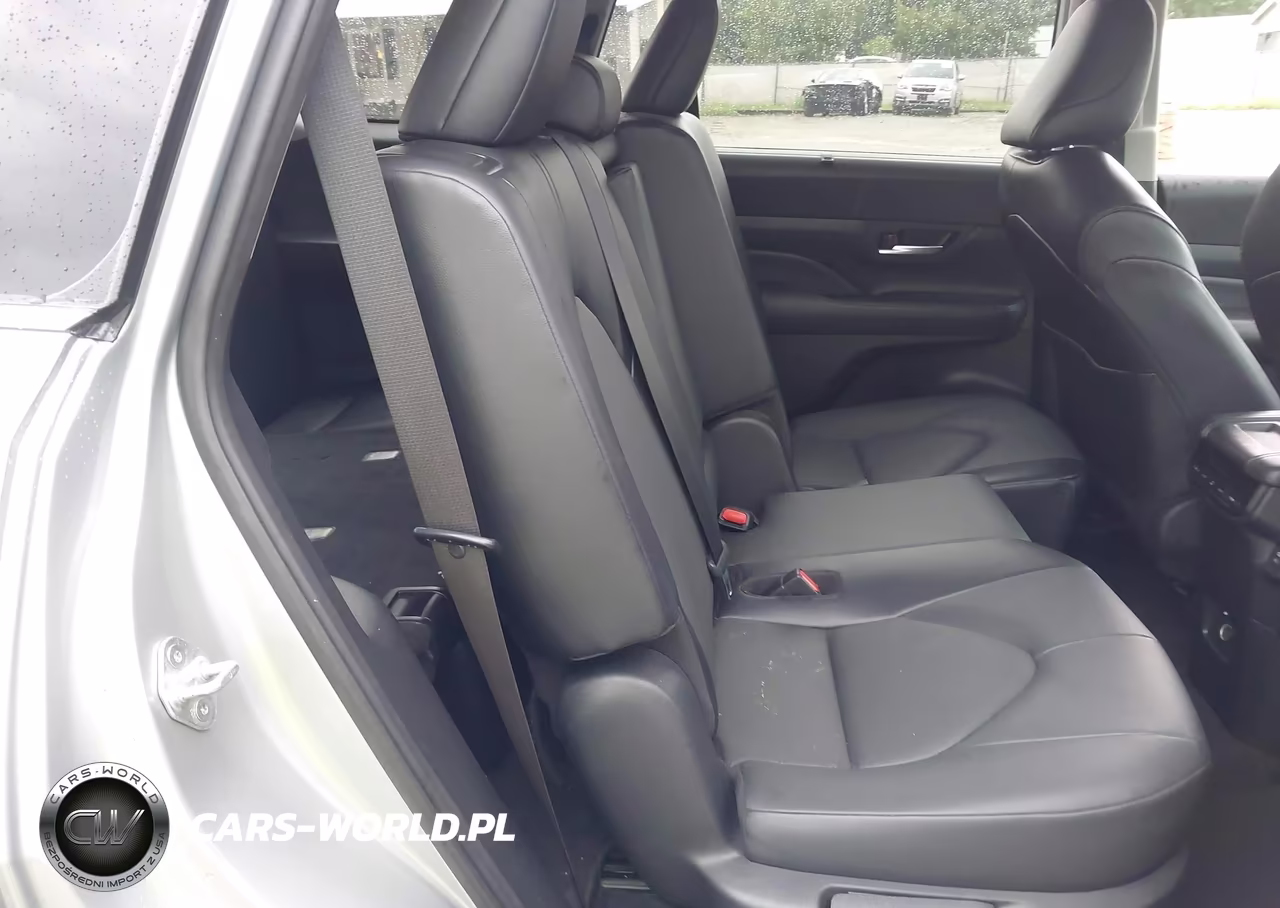 2024 Toyota Grand Highlander Xle VIN:5TDAAAB59RS010133 - 8