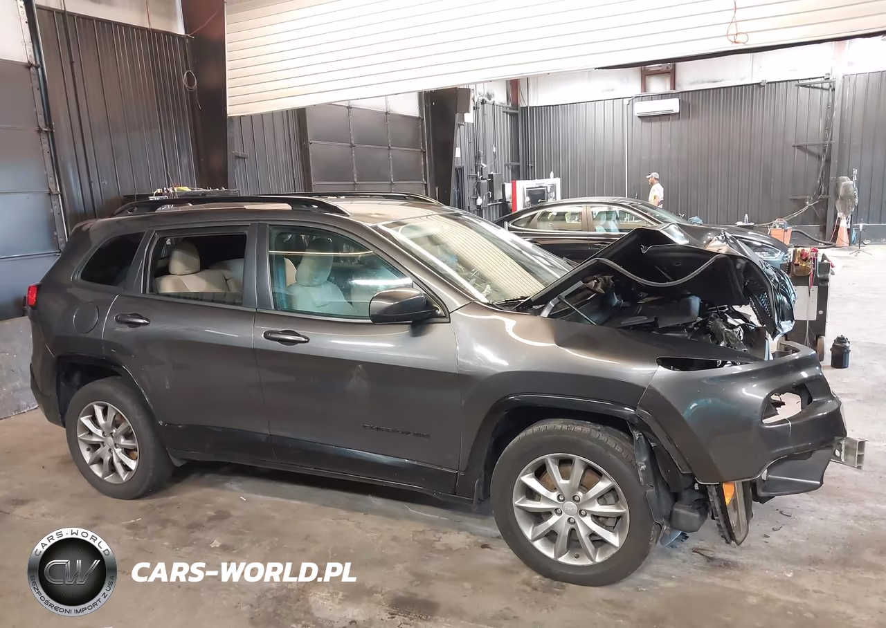 2018 Jeep Cherokee Latitude Tech Connect 4X4 VIN:1C4PJMCXXJD586809 - 13