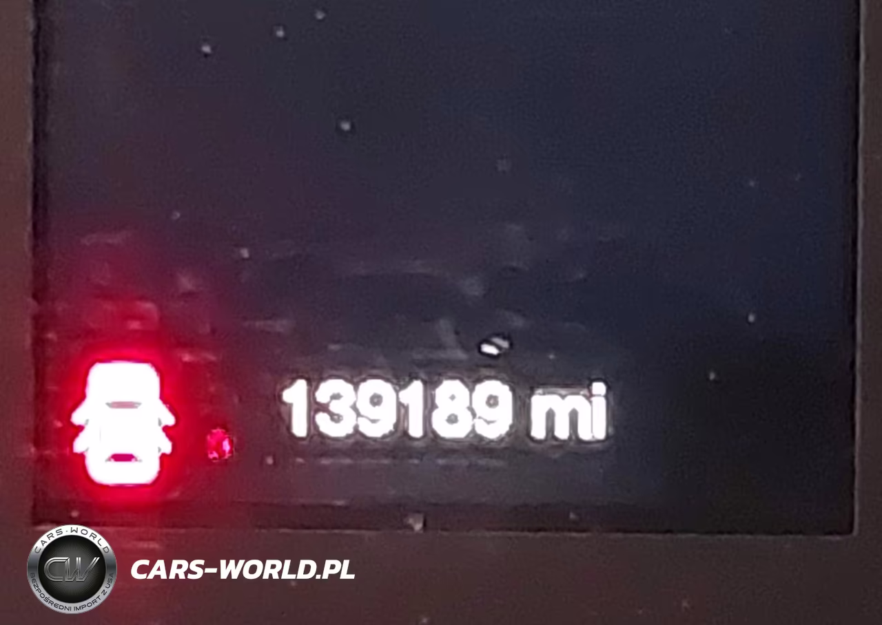 2018 Jeep Cherokee Latitude Tech Connect 4X4 VIN:1C4PJMCXXJD586809 - 15
