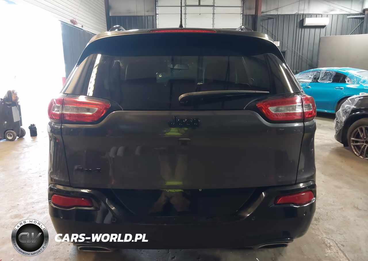2018 Jeep Cherokee Latitude Tech Connect 4X4 VIN:1C4PJMCXXJD586809 - 16