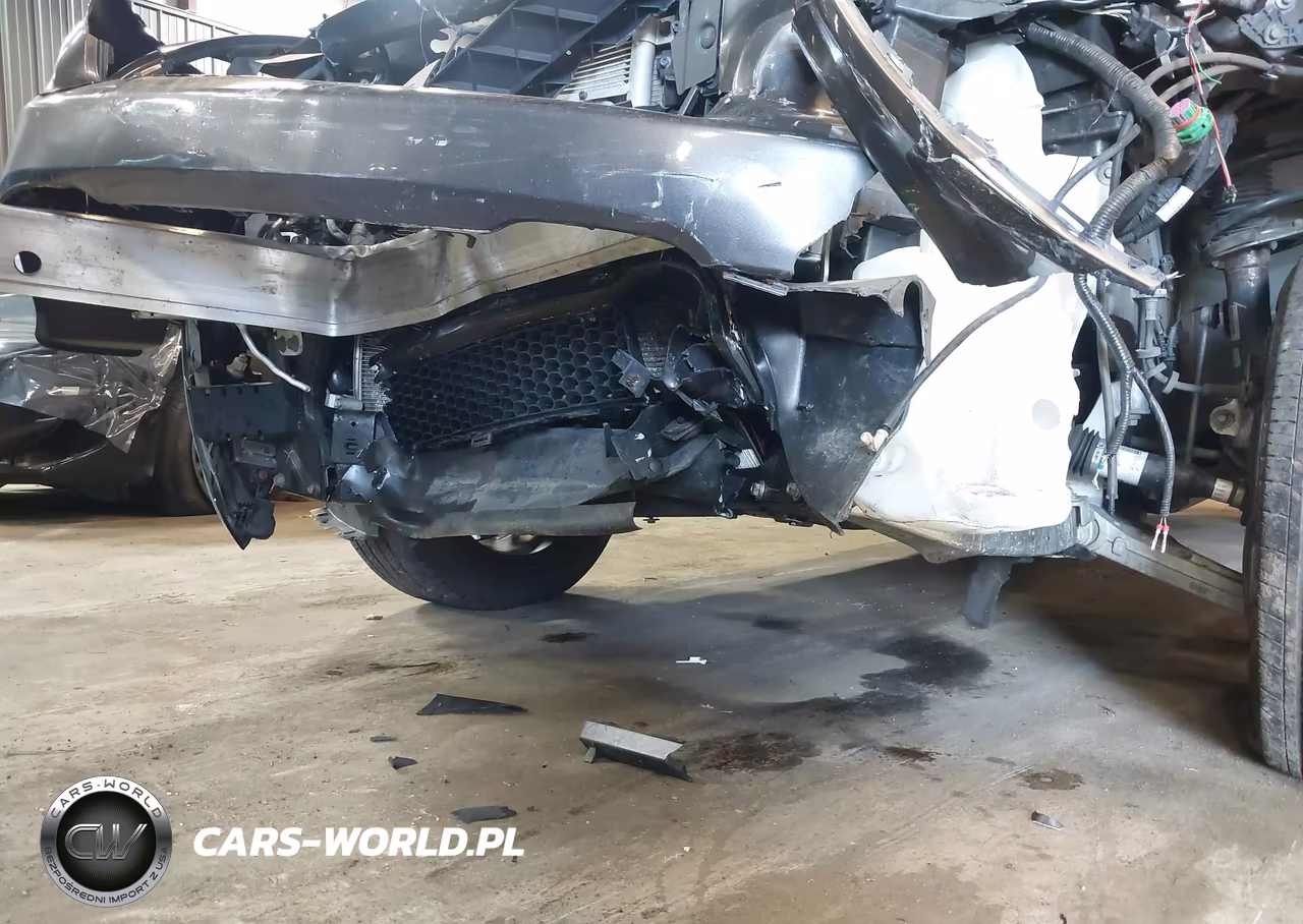 2018 Jeep Cherokee Latitude Tech Connect 4X4 VIN:1C4PJMCXXJD586809 - 18