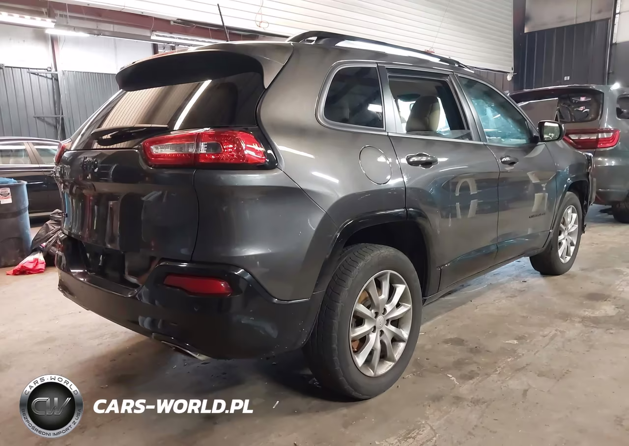2018 Jeep Cherokee Latitude Tech Connect 4X4 VIN:1C4PJMCXXJD586809 - 4