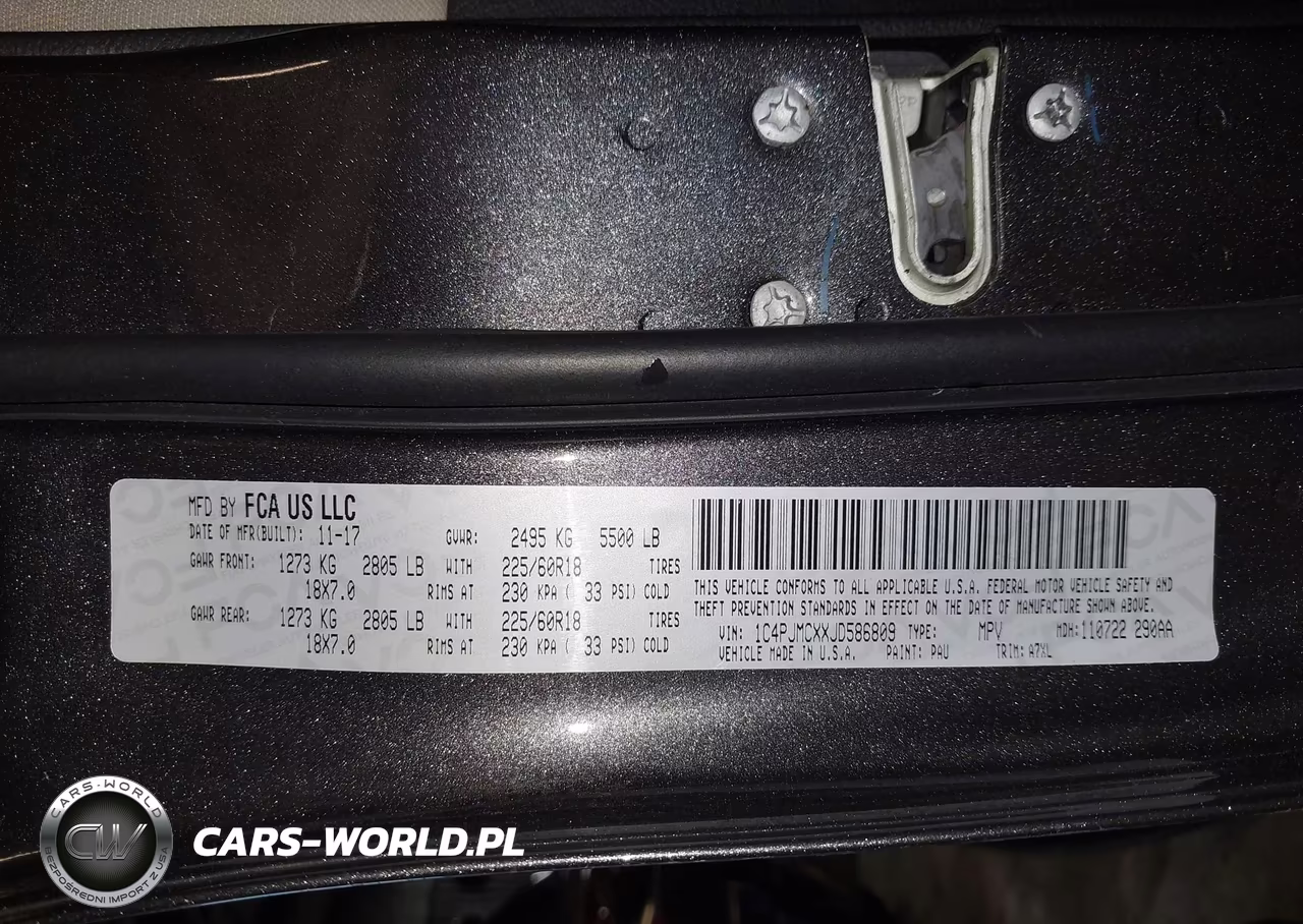 2018 Jeep Cherokee Latitude Tech Connect 4X4 VIN:1C4PJMCXXJD586809 - 9