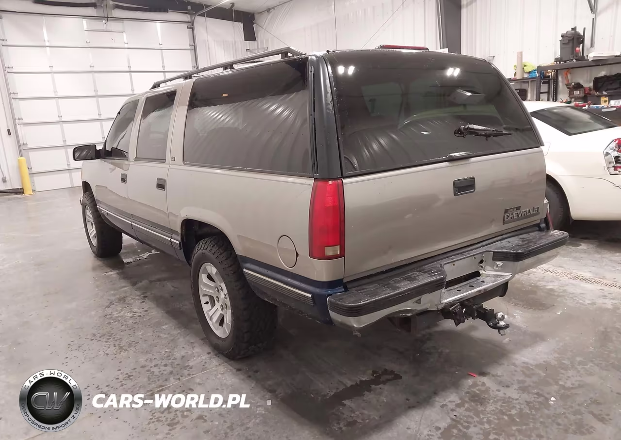 1998 Chevrolet Suburban 1500 VIN:1GNFK16R2WJ320995 - 3