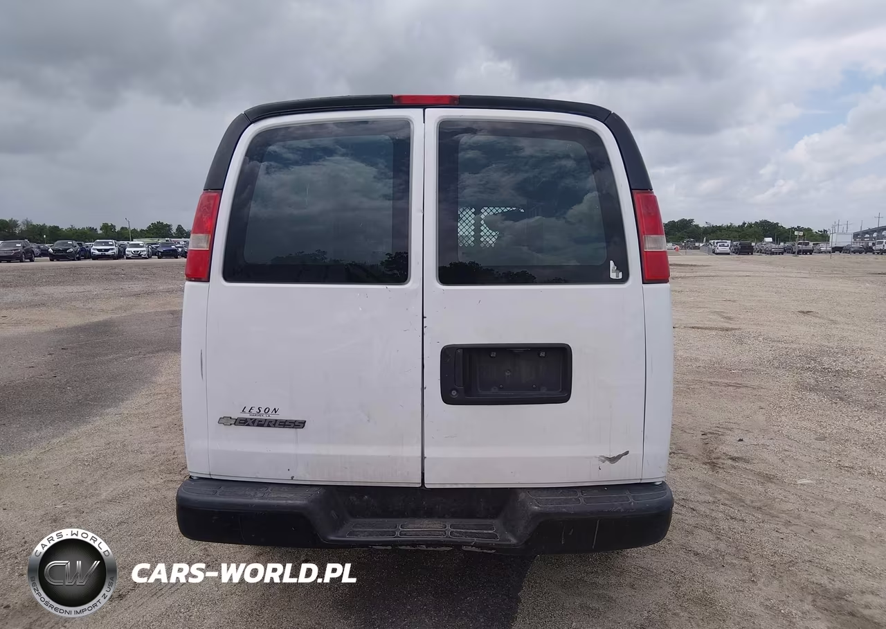2017 Chevrolet Express 2500 Work Van VIN:1GCWGAFF2H1111436 - 16