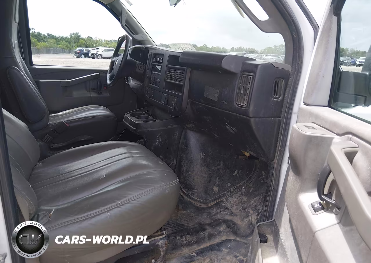 2017 Chevrolet Express 2500 Work Van VIN:1GCWGAFF2H1111436 - 5