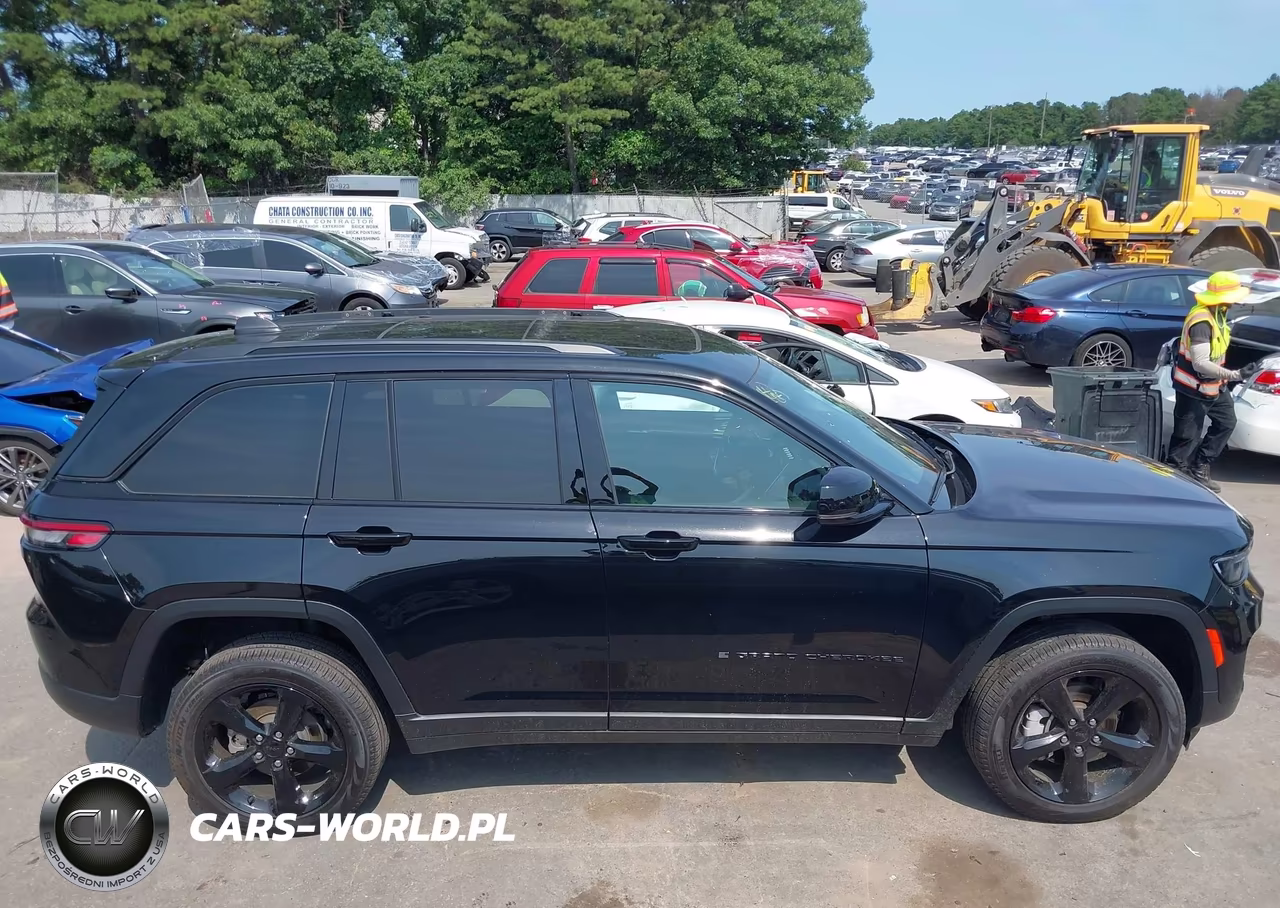 2025 Jeep Grand Cherokee Limited 4X4 VIN:1C4RJHBG1SC269719 - 13