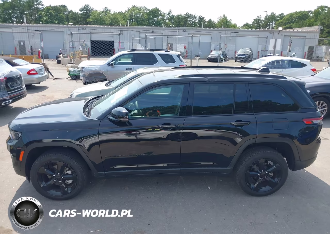 2025 Jeep Grand Cherokee Limited 4X4 VIN:1C4RJHBG1SC269719 - 14