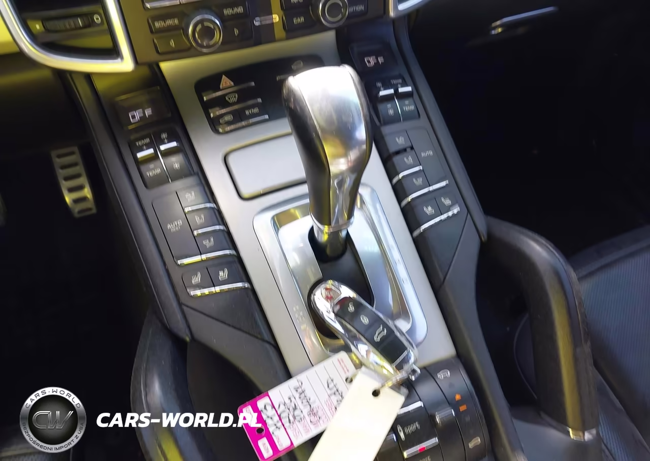 2015 Porsche Cayenne Turbo VIN:WP1AC2A24FLA80531 - 11