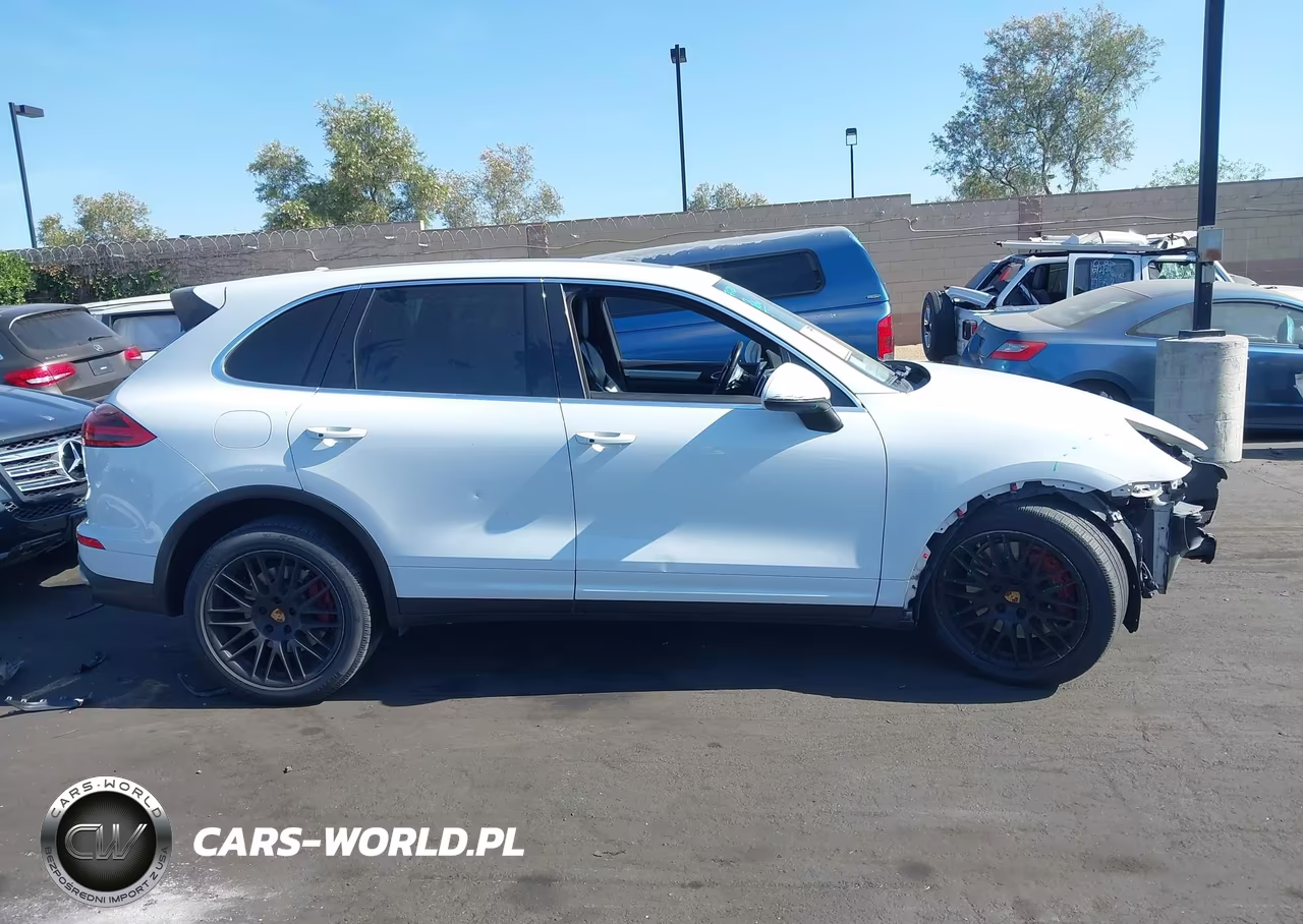 2015 Porsche Cayenne Turbo VIN:WP1AC2A24FLA80531 - 14
