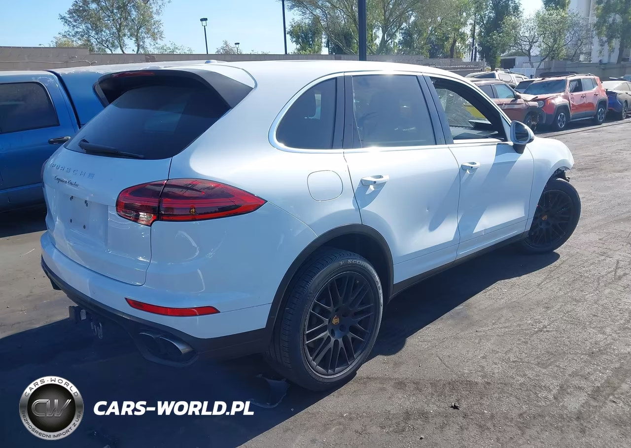 2015 Porsche Cayenne Turbo VIN:WP1AC2A24FLA80531 - 4