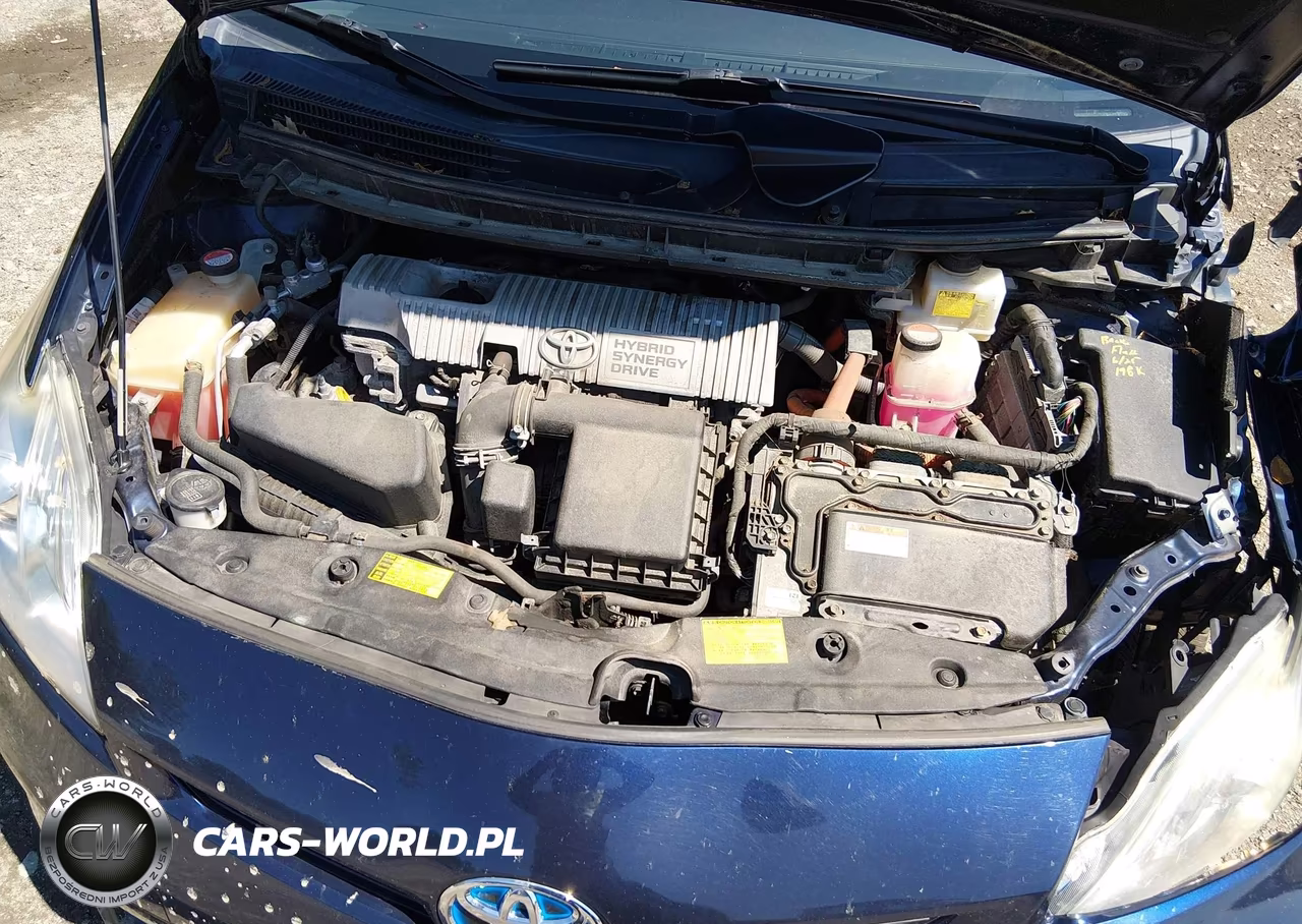 2015 Toyota Prius Two VIN:JTDKN3DU2F1872983 - 10