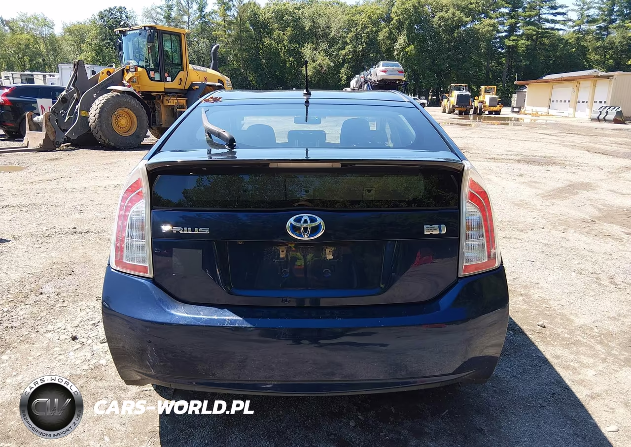 2015 Toyota Prius Two VIN:JTDKN3DU2F1872983 - 16