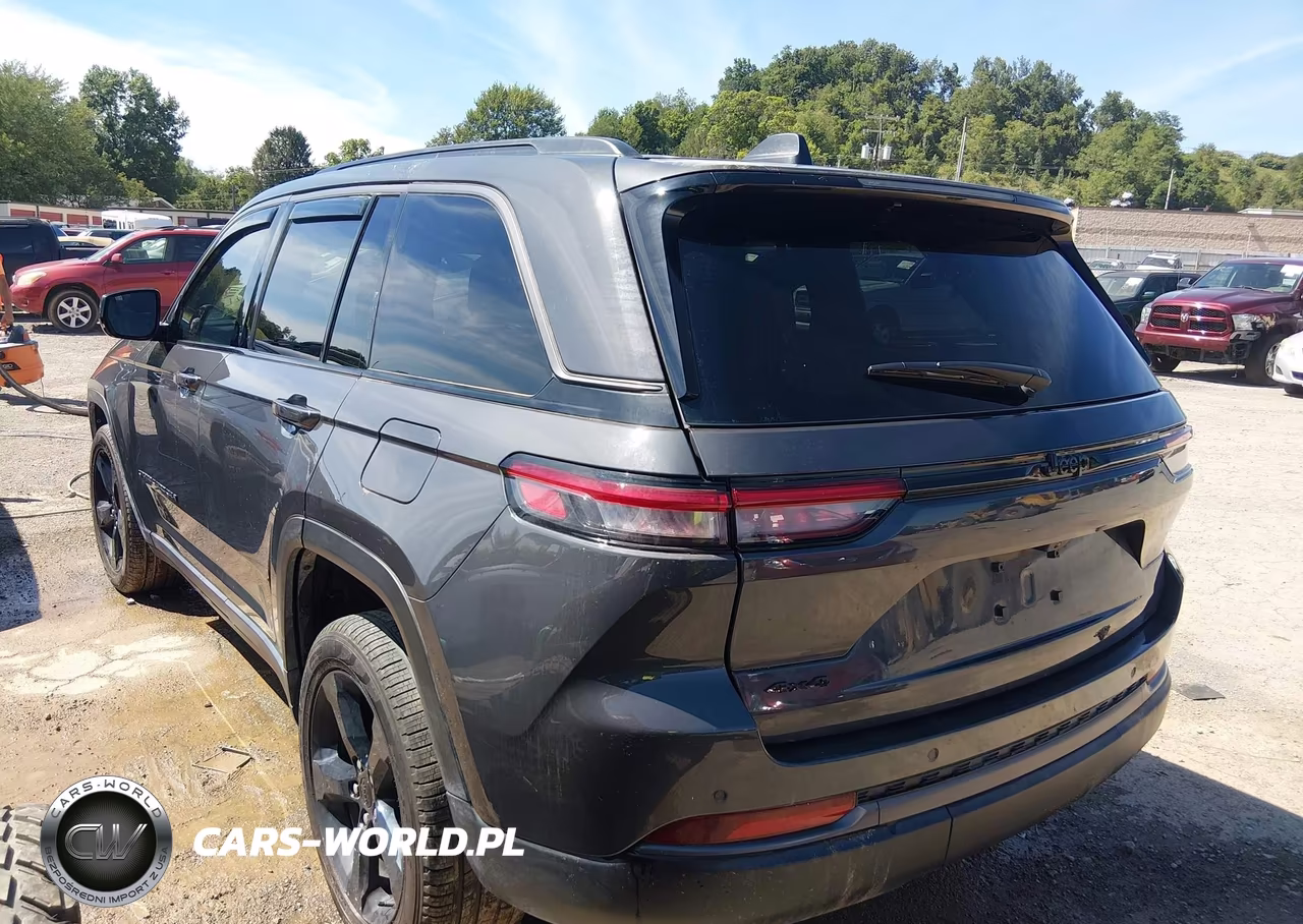 2026 Jeep Grand Cherokee Limited 4X4 VIN:1C4RJHBR5TC195093 - 3