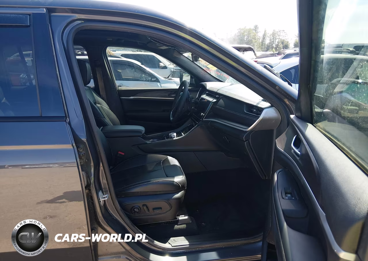 2026 Jeep Grand Cherokee Limited 4X4 VIN:1C4RJHBR5TC195093 - 5