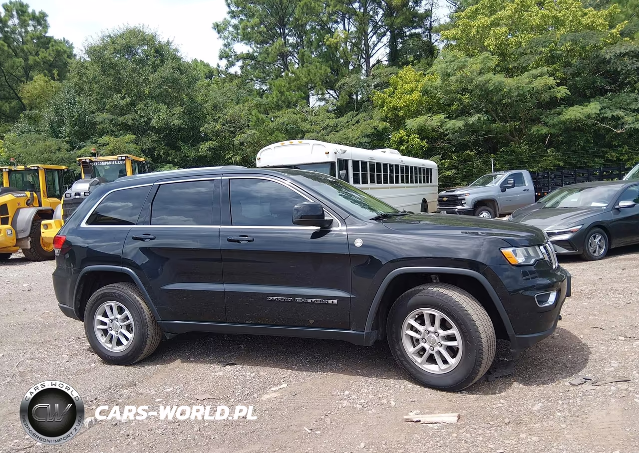 2019 Jeep Grand Cherokee Laredo E 4X4 VIN:1C4RJFAG5KC748649 - 13
