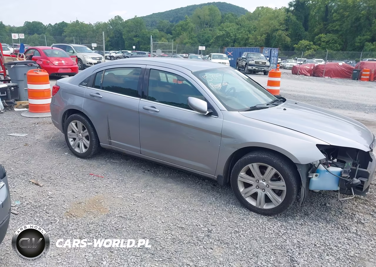 2014 Chrysler 200 Touring – zdjęcie 1 z 11
