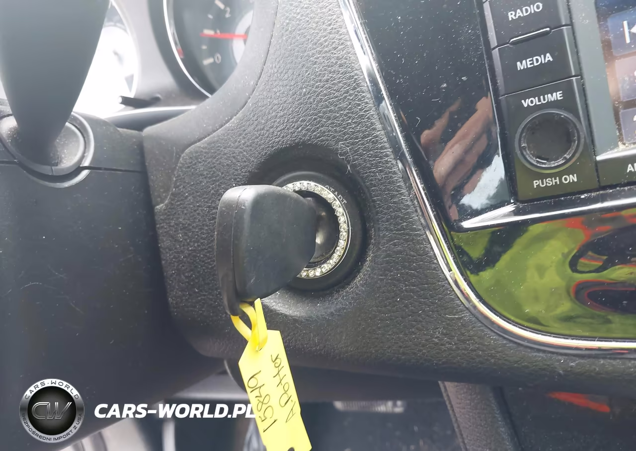 2014 Chrysler 200 Touring VIN:1C3CCBBB0EN198110 - 11