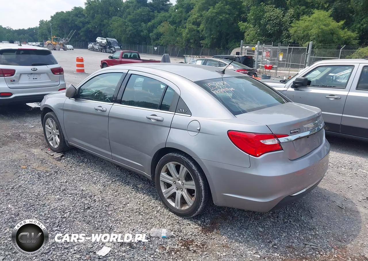 2014 Chrysler 200 Touring VIN:1C3CCBBB0EN198110 - 3