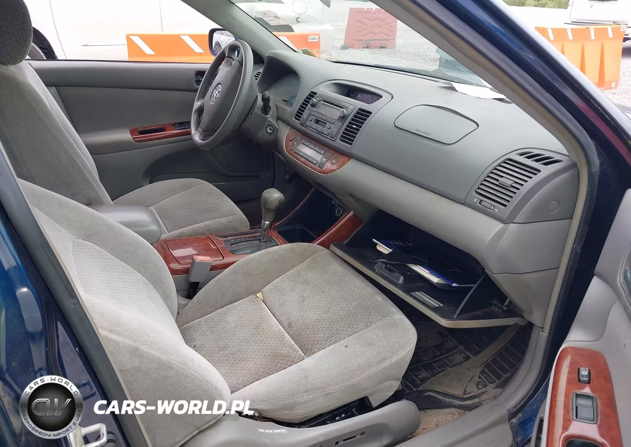 2002 Toyota Camry Xle VIN:4T1BE30K72U614452 - 5