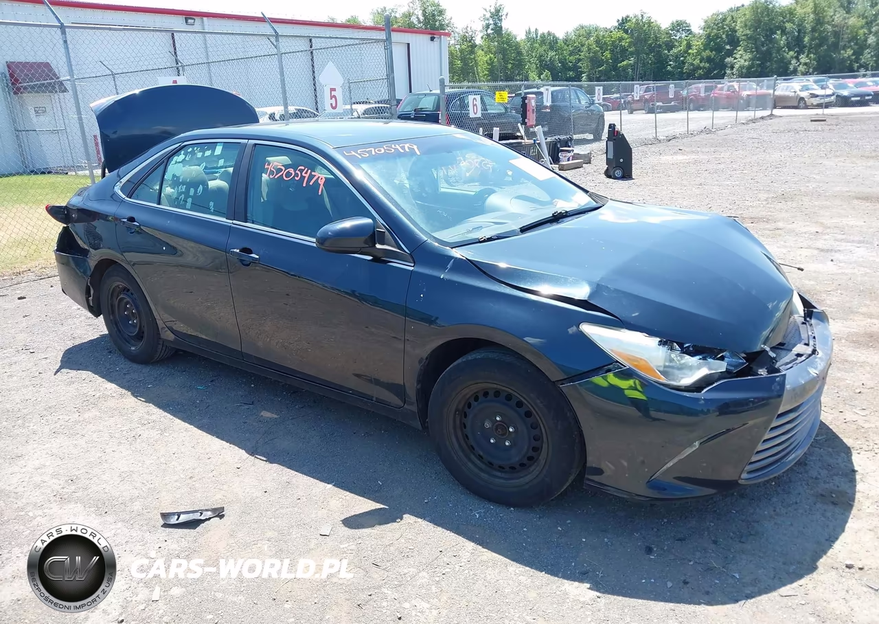2015 Toyota Camry Le – zdjęcie 1 z 16