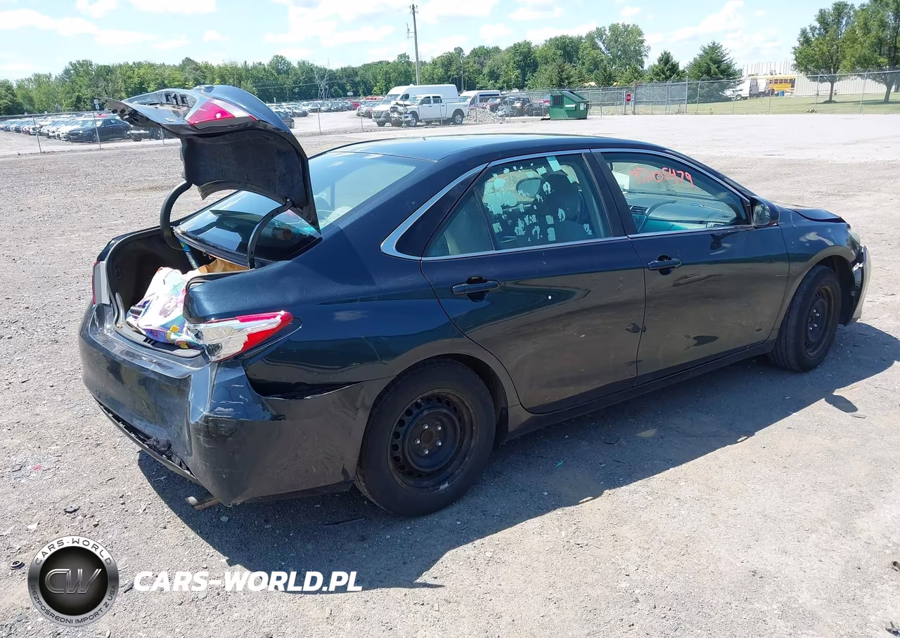 2015 Toyota Camry Le VIN:4T1BF1FK0FU072609 - 4