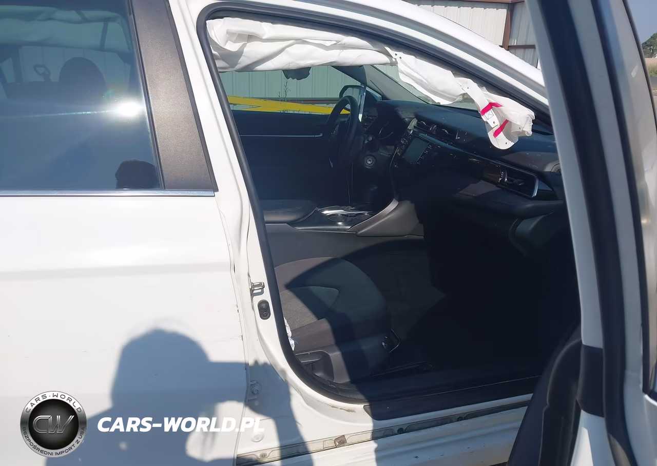 2019 Toyota Camry Le VIN:4T1B11HK1KU273666 - 5