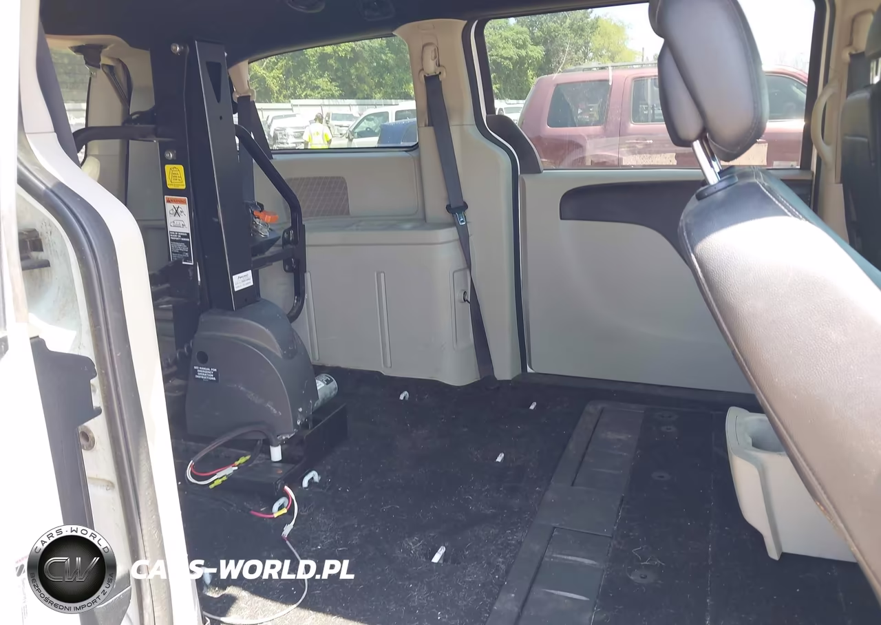 2019 Dodge Grand Caravan Sxt VIN:2C4RDGCG9KR621033 - 8