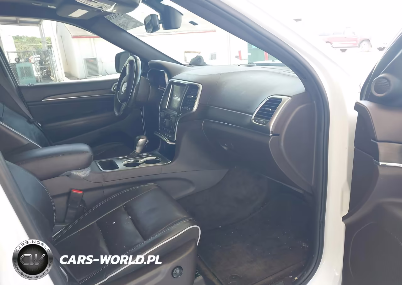 2018 Jeep Grand Cherokee Overland 4X2 VIN:1C4RJECG0JC407097 - 5