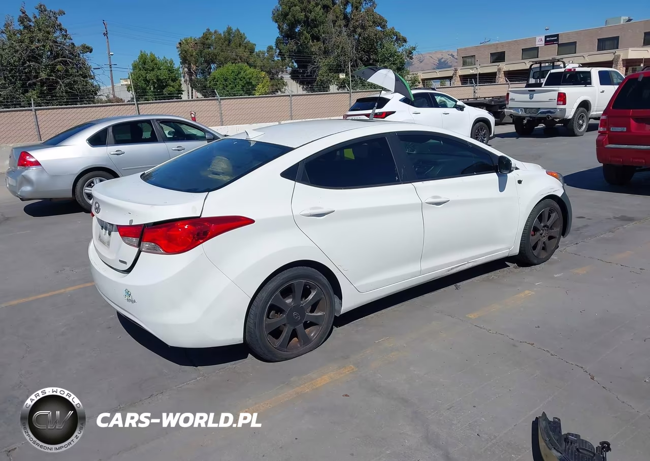 2011 Hyundai Elantra Limited VIN:5NPDH4AE6BH012526 - 4