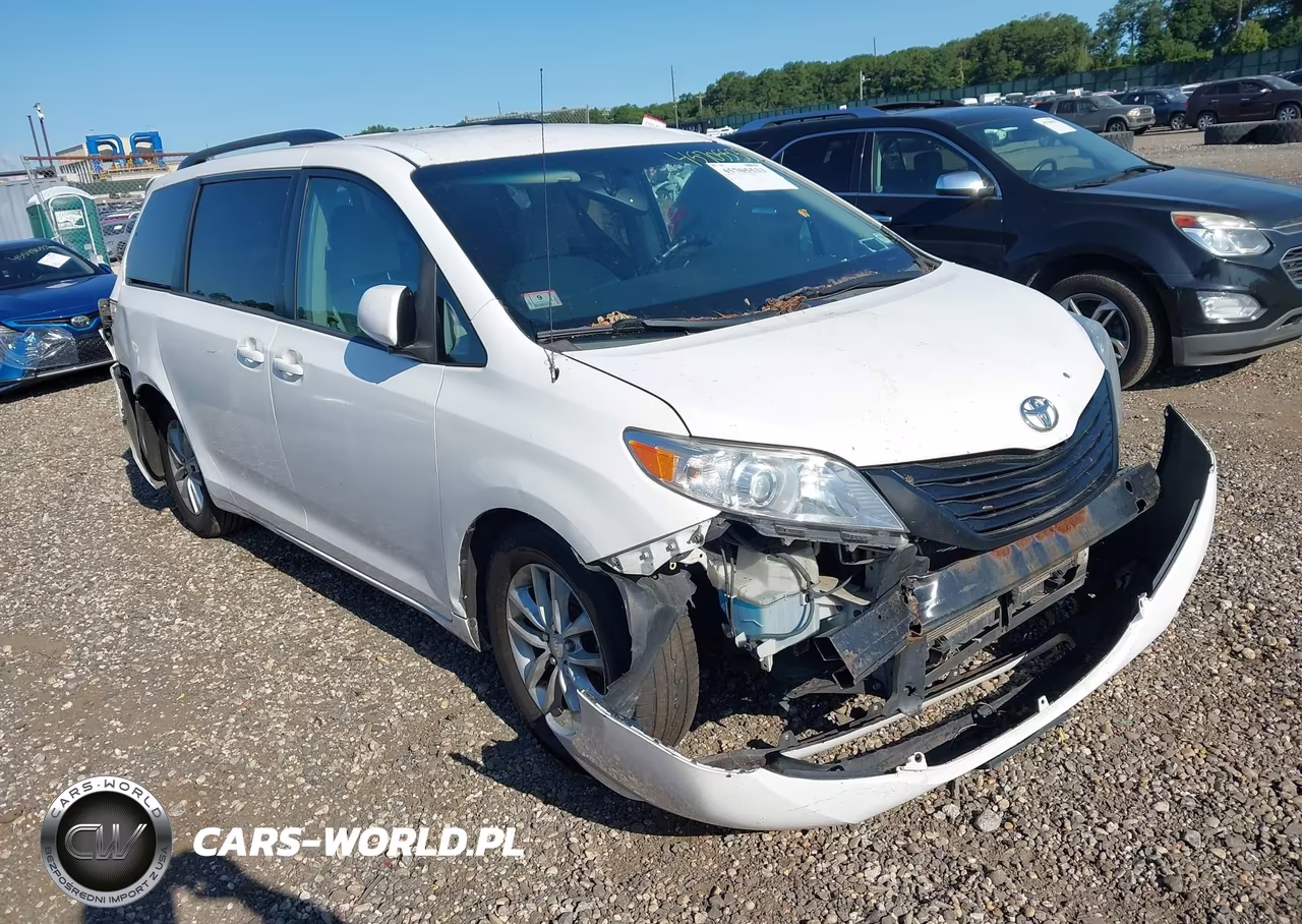 2013 Toyota Sienna Le V6 8 Passenger – zdjęcie 1 z 17