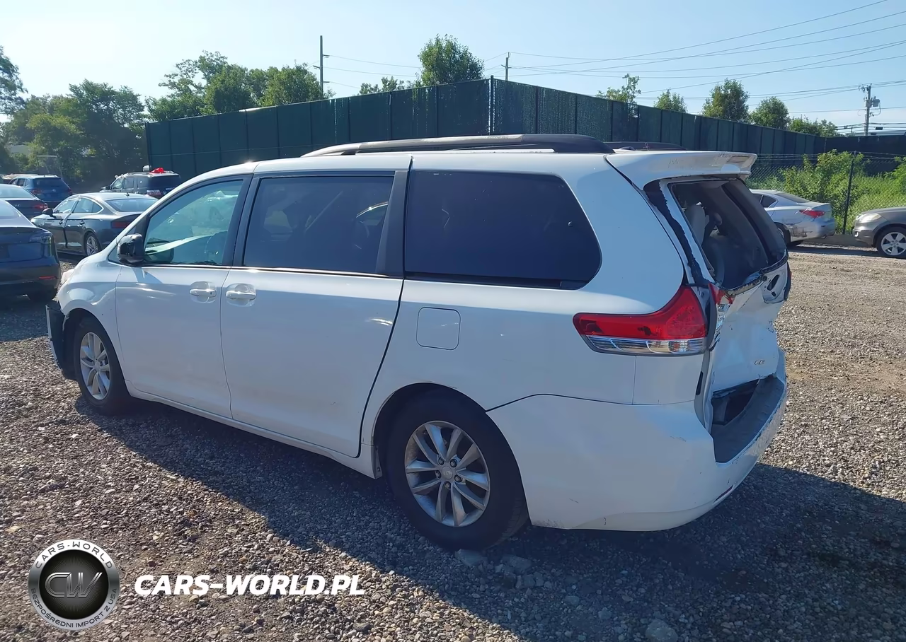 2013 Toyota Sienna Le V6 8 Passenger VIN:5TDKK3DCXDS323001 - 14