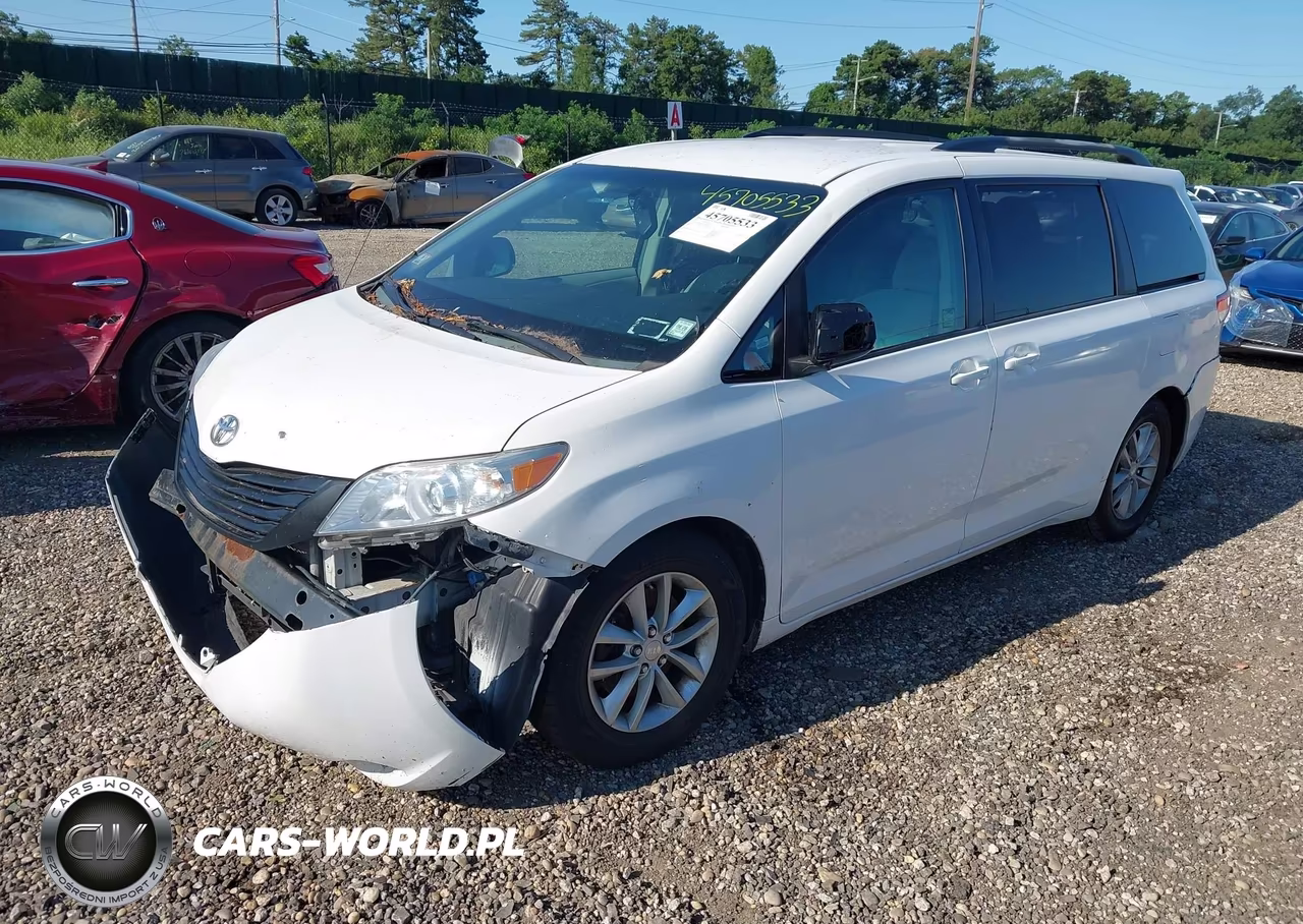 2013 Toyota Sienna Le V6 8 Passenger VIN:5TDKK3DCXDS323001 - 2
