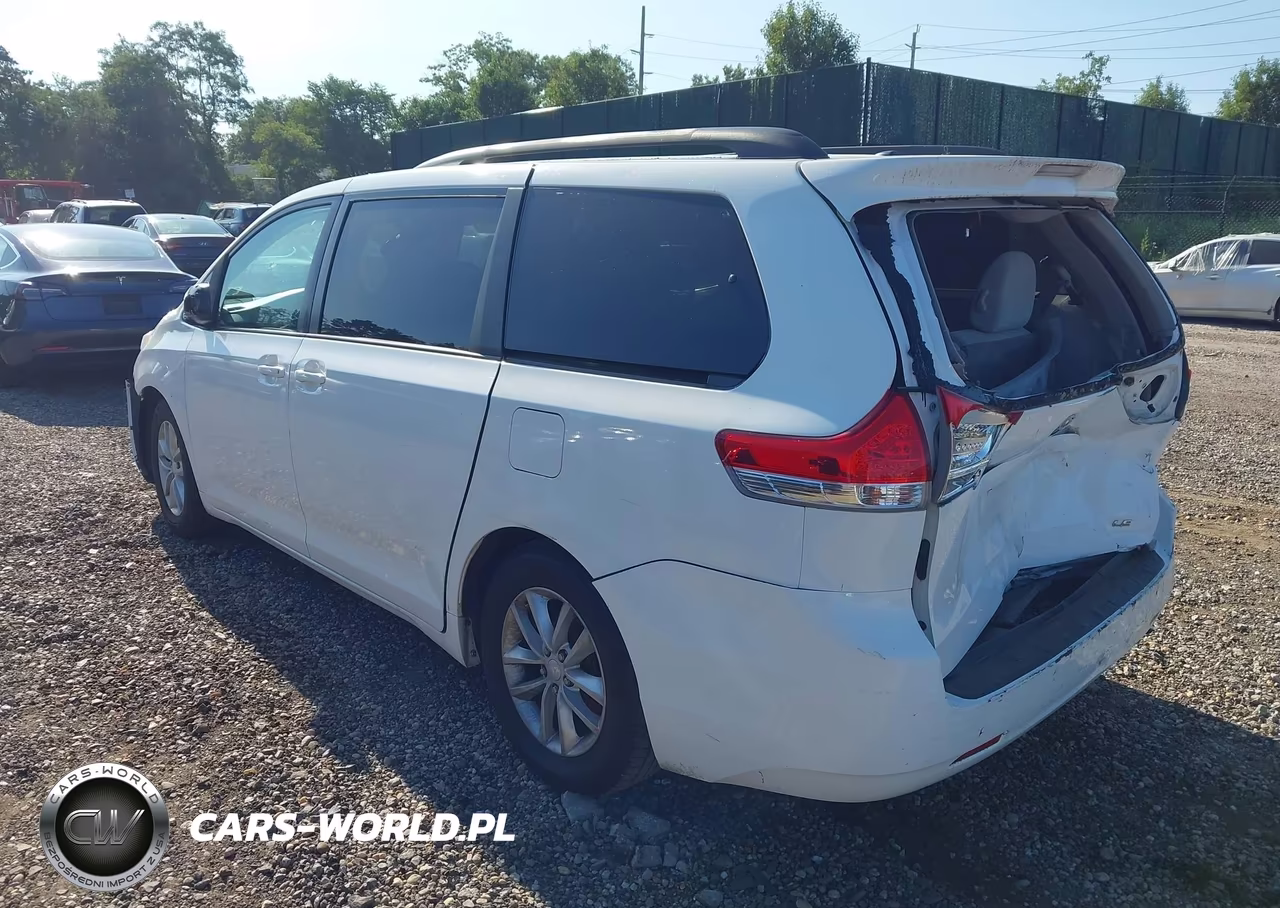 2013 Toyota Sienna Le V6 8 Passenger VIN:5TDKK3DCXDS323001 - 3