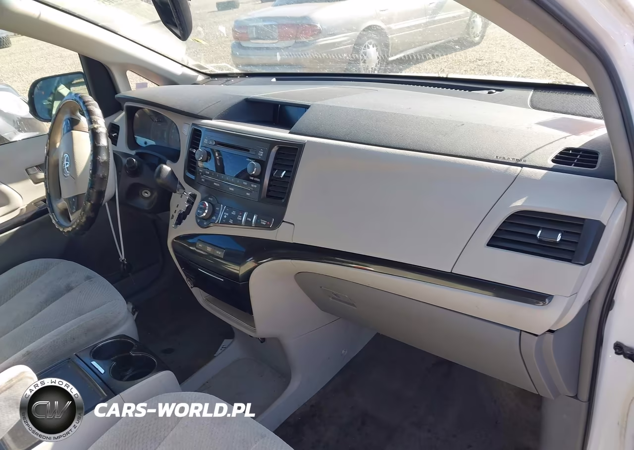2013 Toyota Sienna Le V6 8 Passenger VIN:5TDKK3DCXDS323001 - 5
