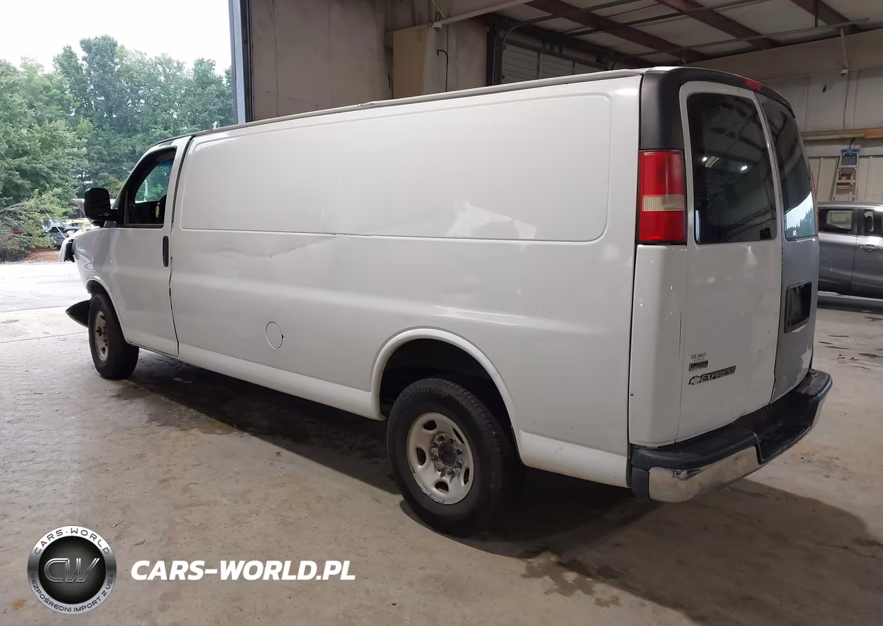 2010 Chevrolet Express 2500 Work Van VIN:1GCZGGAAXA1183101 - 3