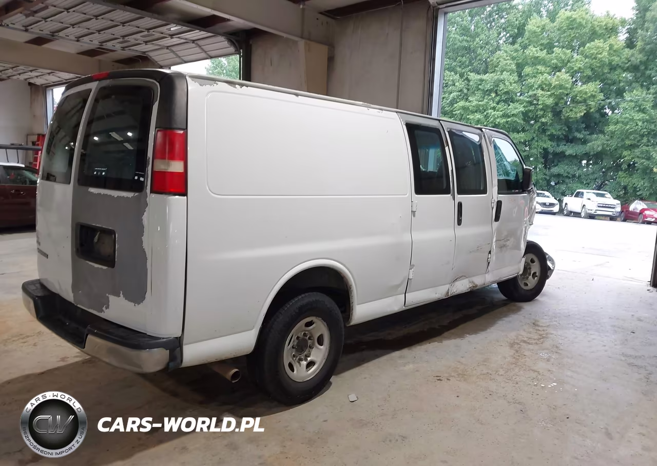 2010 Chevrolet Express 2500 Work Van VIN:1GCZGGAAXA1183101 - 4