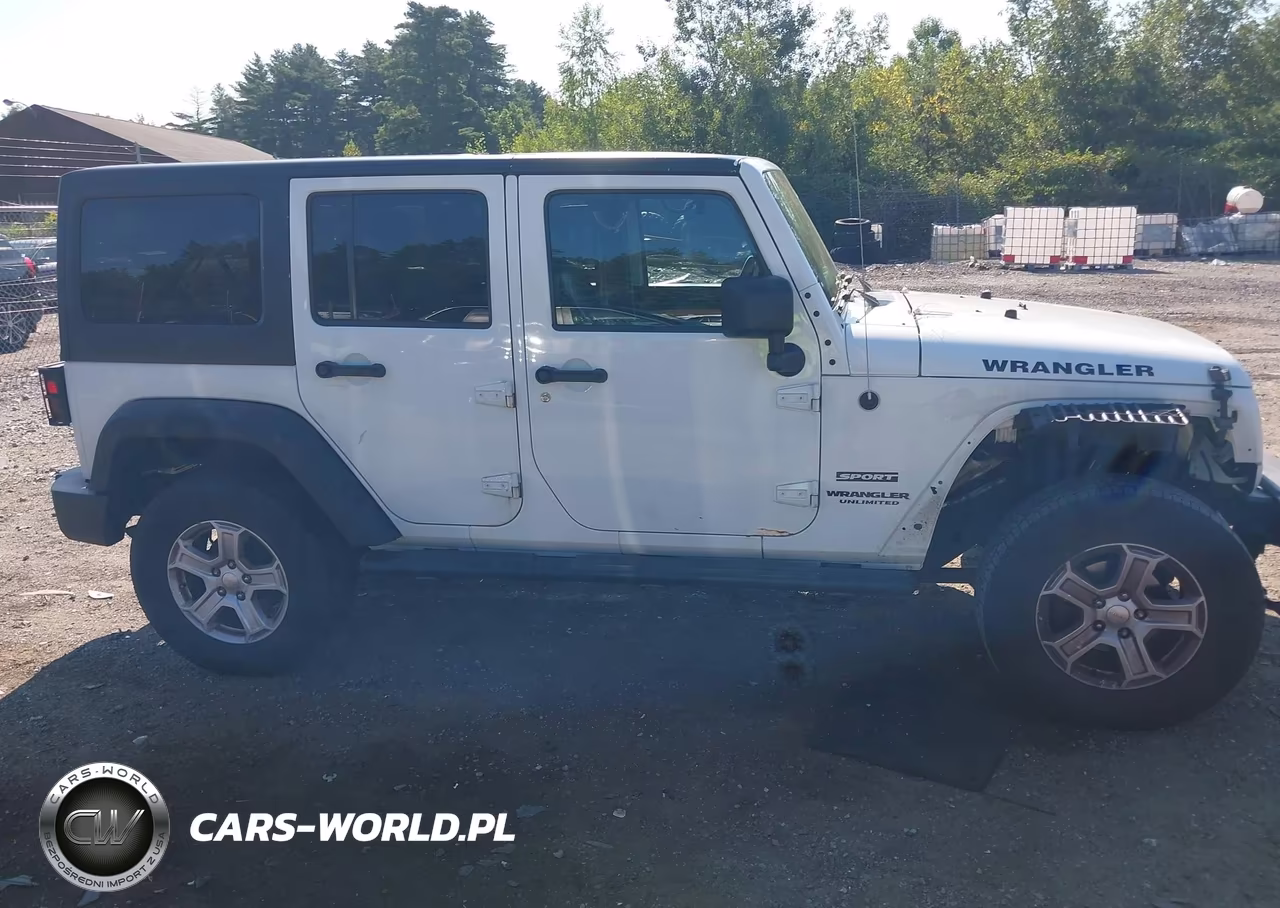 2014 Jeep Wrangler Unlimited Sport VIN:1C4BJWDG5EL162714 - 13