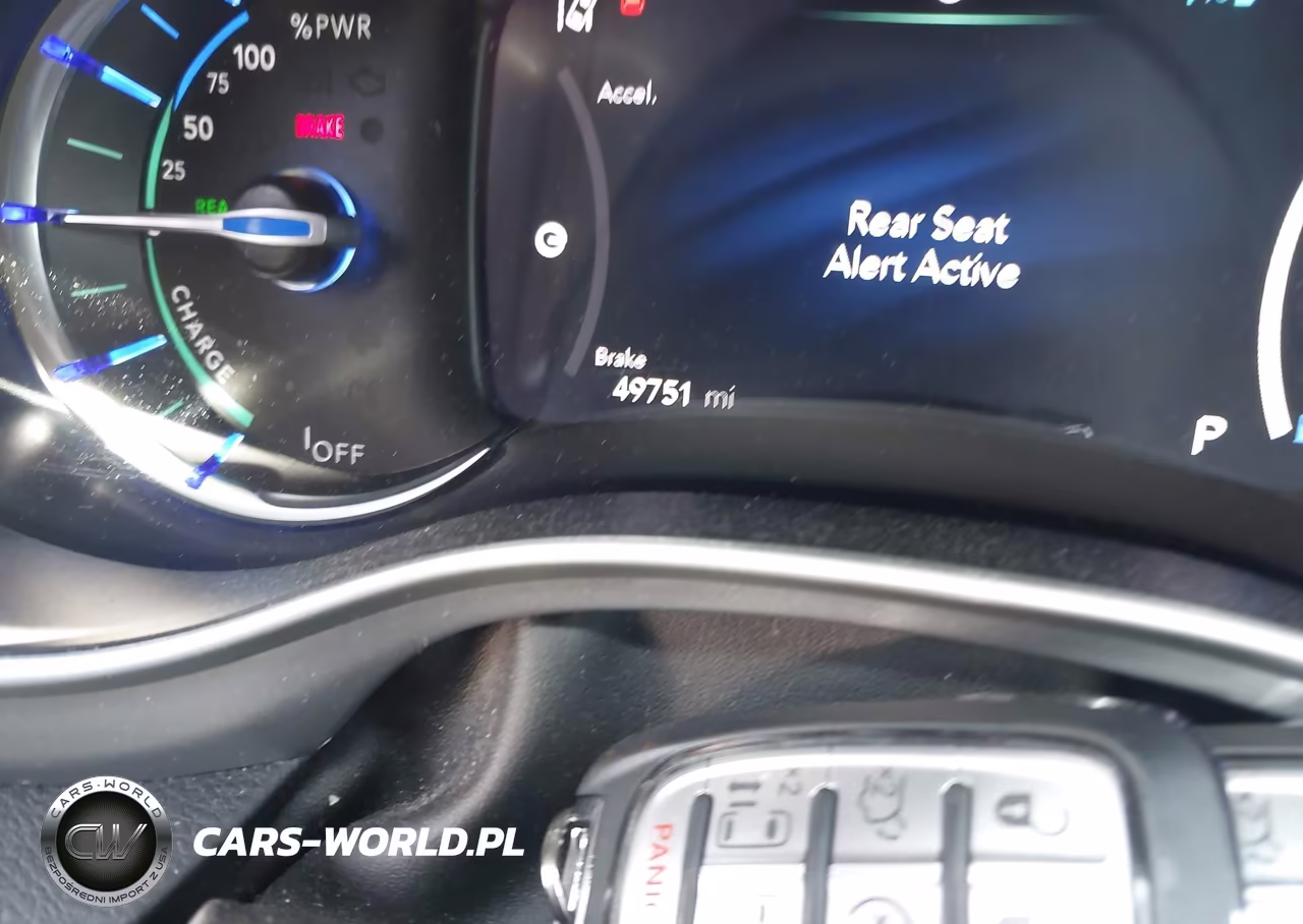 2023 Chrysler Pacifica Hybrid Touring L VIN:2C4RC1L70PR543104 - 15