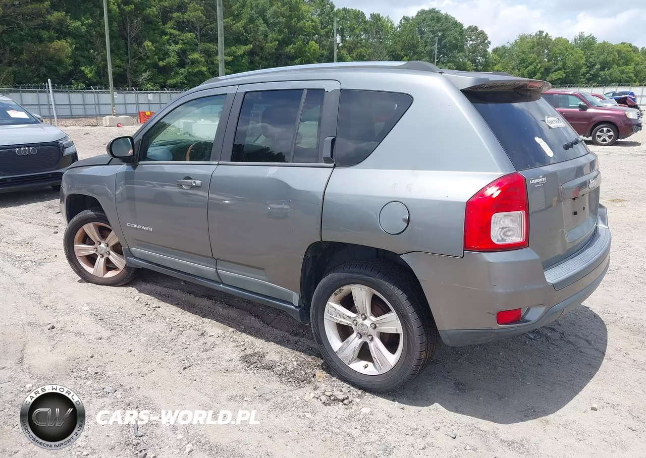 2011 Jeep Compass VIN:1J4NT1FA2BD252891 - 3