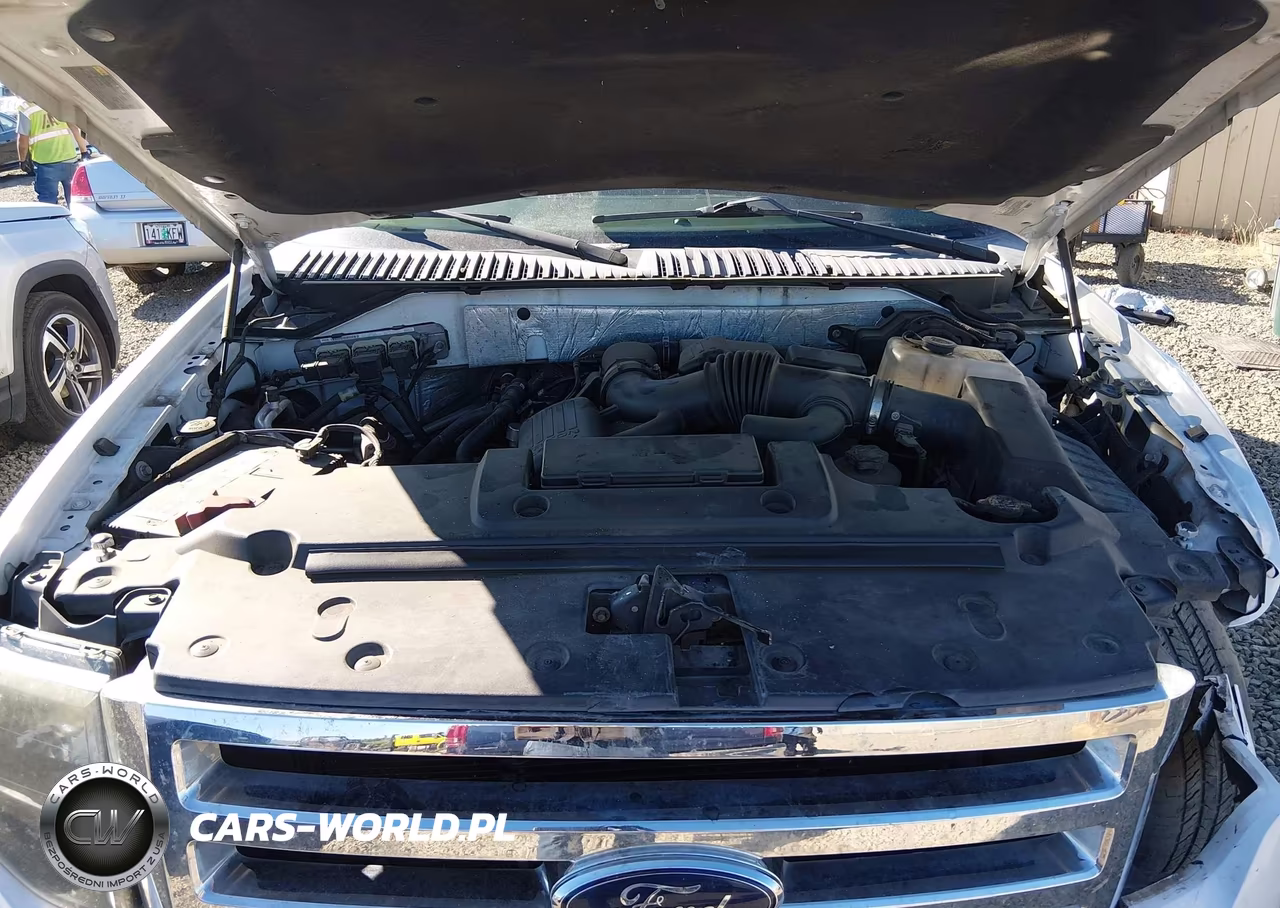 2011 Ford Expedition Limited VIN:1FMJU2A55BEF13051 - 10